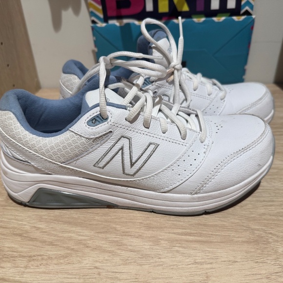 New Balance Womens 928 V3 Lace-up Size 8 - Picture 4 of 7